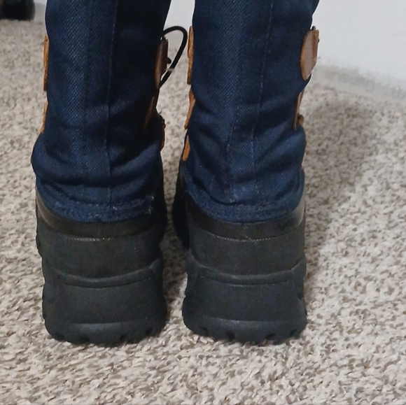 Women's LaCrosse Navy and Black Winter Boots - Picture 3 of 12